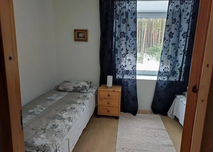 Vormsi Ohvitseride Maja Korter Nr 5 Hullo